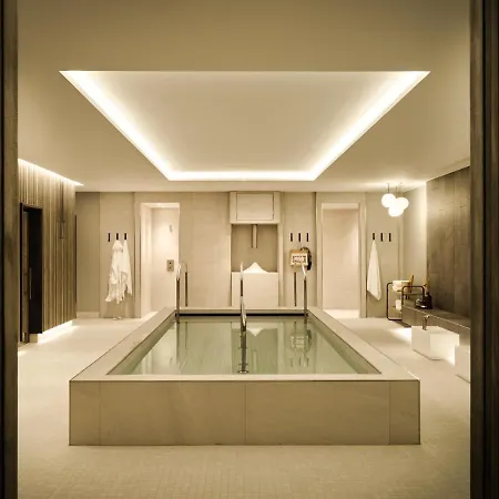 Apartahotel The Breeze 5*