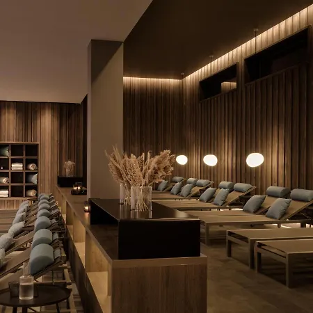 Apartahotel The Breeze 5*