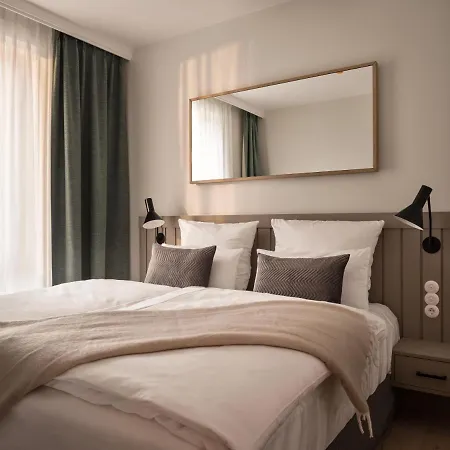 Apartahotel The Breeze 5*